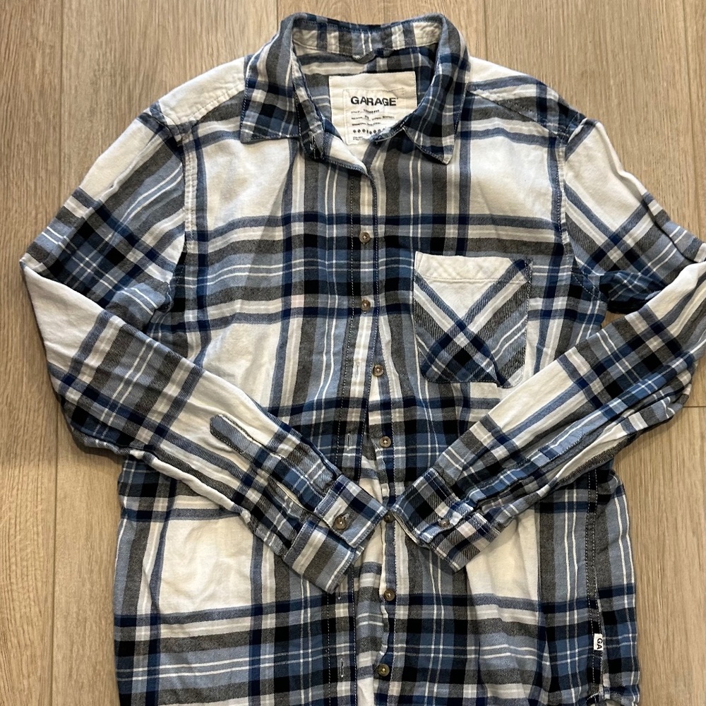 GARAGE Women’s Flannel Shirt Size SMALL